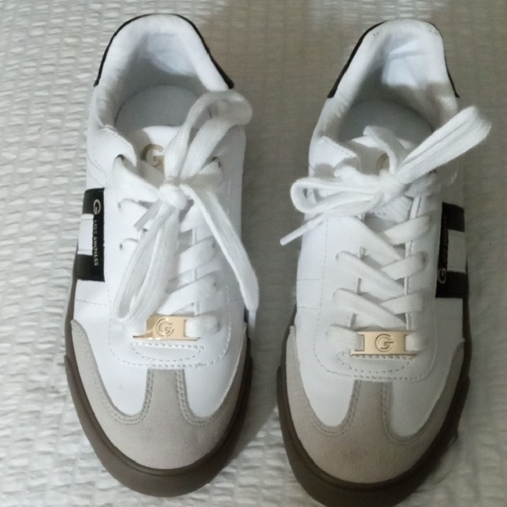 GBG Los Angeles White Leather Women's Sneakers.
